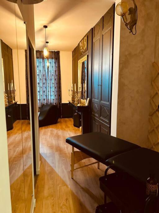 Love Room « L'Etreinte Doree » Illiers-Combray エクステリア 写真