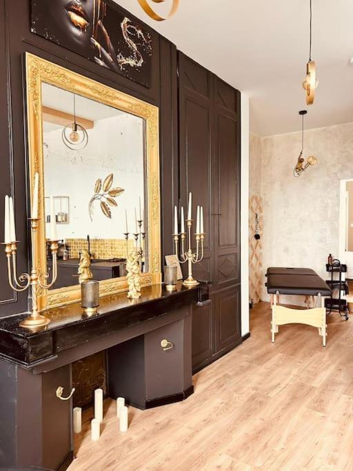 Love Room « L'Etreinte Doree » Illiers-Combray エクステリア 写真