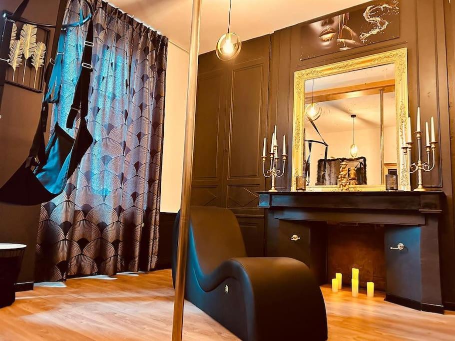 Love Room « L'Etreinte Doree » Illiers-Combray エクステリア 写真